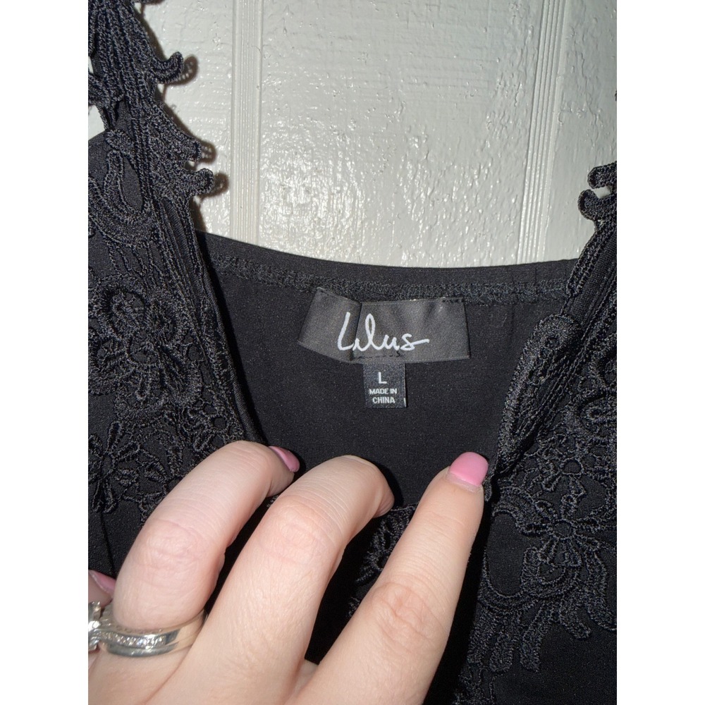 Lulus Black Floral Crochet Lace V-Neck Bodysuit Sleeveless Snap Closure Large - Picture 3 of 5
